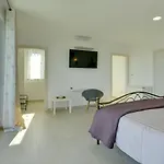 In Peroj With Pool Near