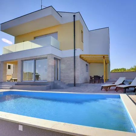 Modern In Peroj With Pool And Parasol * Barbariga