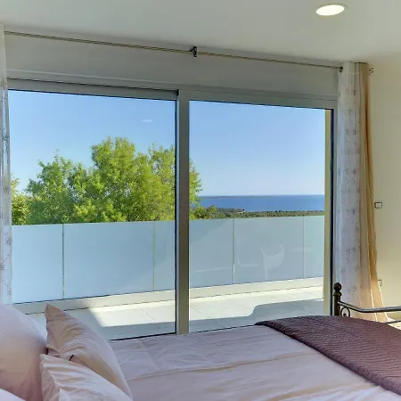 Villa Modern In Peroj With Pool And Parasol
