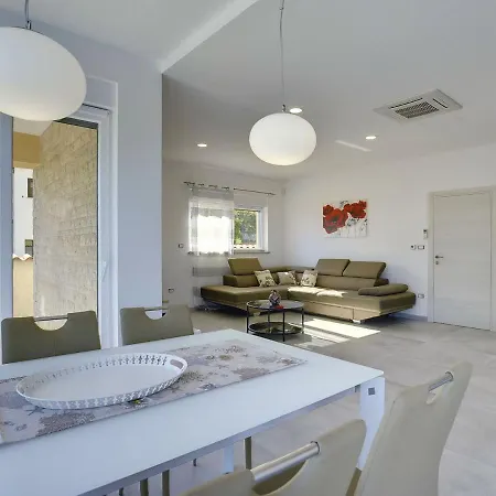 Modern In Peroj With Pool And Parasol Villa